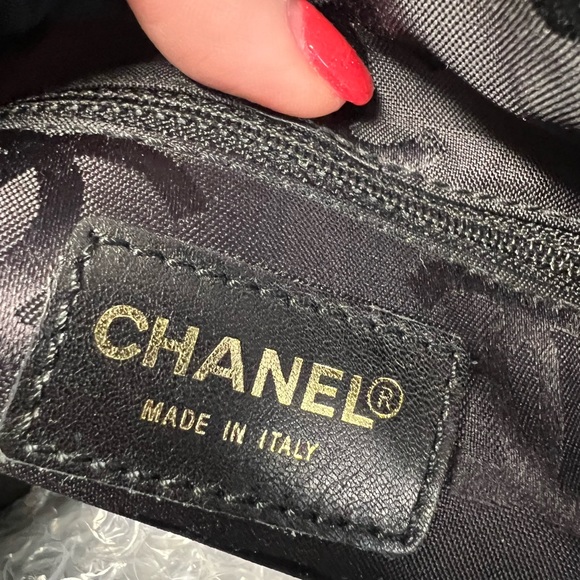 Chanel black leather bag with stitching - Picture 2 of 13
